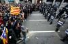 Španska vlada zasedala v Barceloni, protestniki zaprli ceste