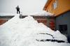 Snežna ujma v Avstriji še ne pojenja