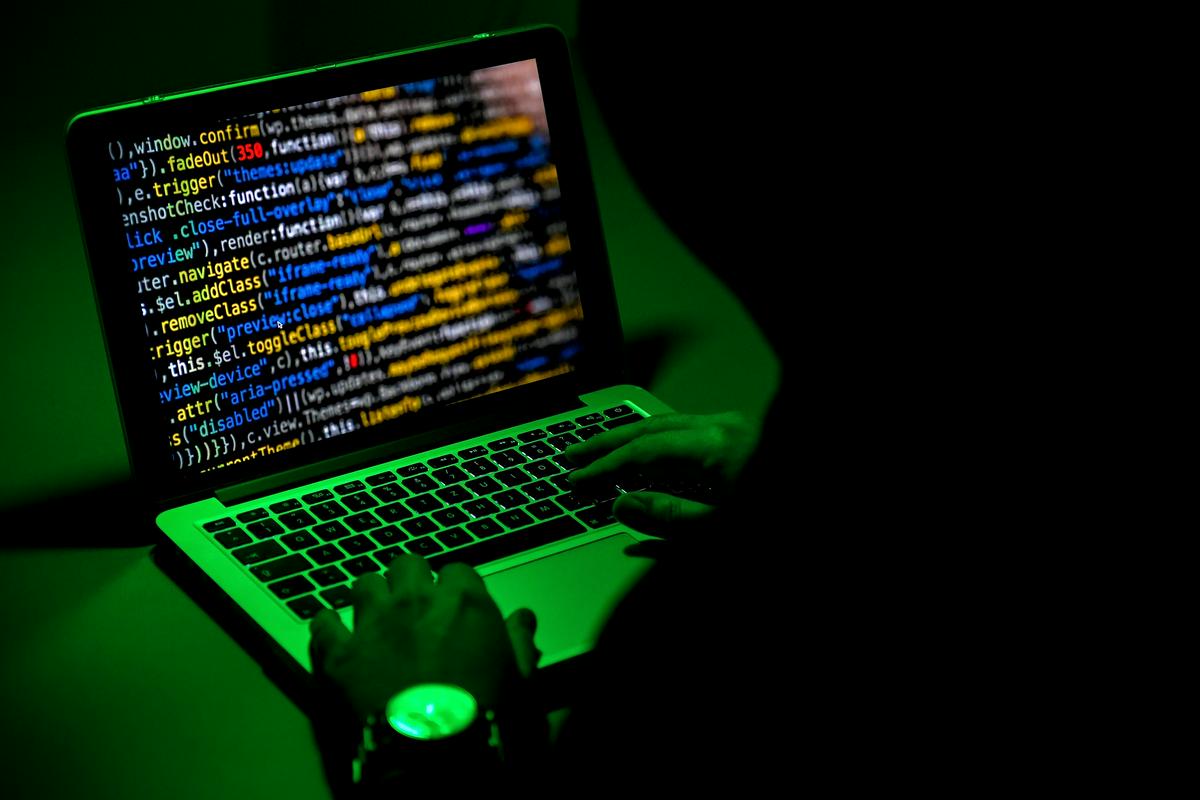 Oktobra obeležujemo mesec kibernetske varnosti. Foto: EPA