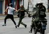 ZN: Med protivladnimi protesti v Venezueli od prejšnjega tedna umrlo 43 ljudi