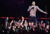 Video: Maroon 5 na Super Bowlu - z ognjemetom, a brez politike