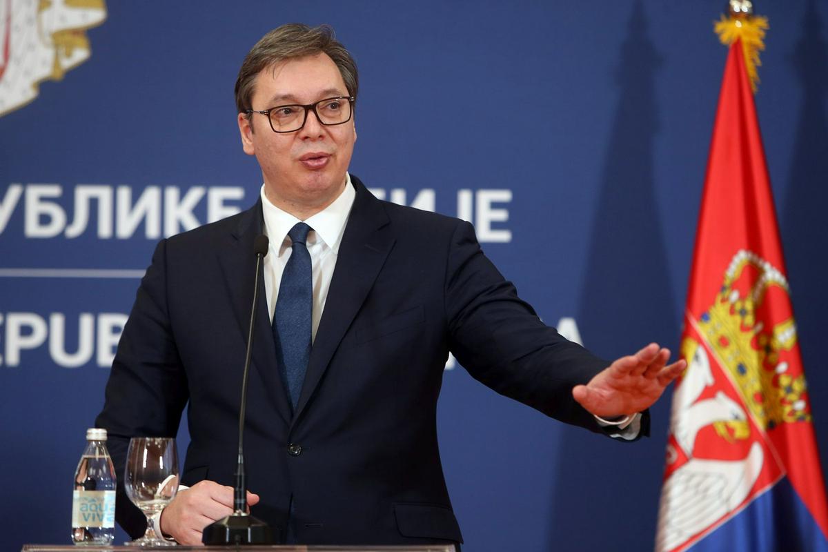 Srbski predsednik Aleksandar Vučić je ljudi pozval k razumevanju, saj je država sprejela še dodatne zaostritvene ukrepe za preprečitev širjenja okužb z novim koronavirusom. Foto: EPA