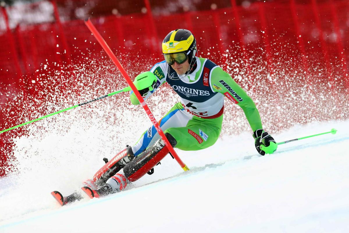 Štefan Hadalin je odprl slalomski del kombinacije in izkoristil lepo progo. Nobene napake ni naredil, bil je zelo hiter. V skupnem seštevku mu je bil kos le Alexis Pinturault. Foto: Reuters