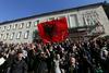 Albanski protestniki skušali vdreti v poslopje premierja Rame