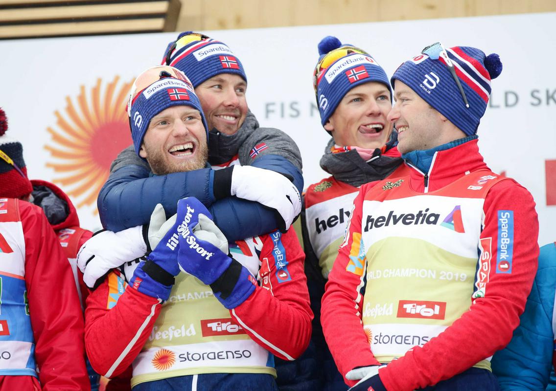 Norveška štafeta v postavi Emil Iversen, Martin Johnsrud Sundby, Sjur Roethe in Johannes Hoesflot Kläbo je desetič zapored osvojila naslov svetovnih prvakov. Foto: Reuters