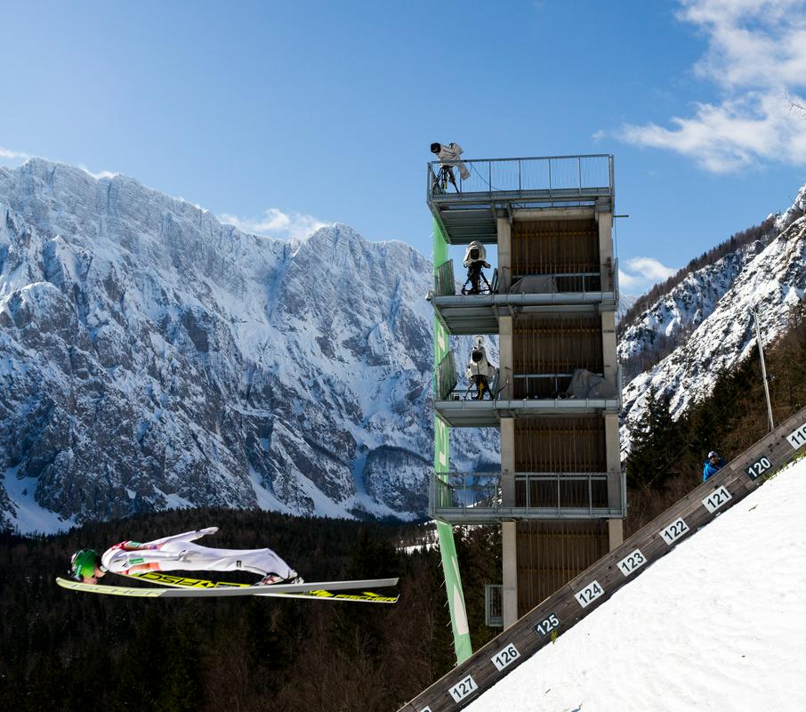 Planica ni le zibelka smučarskih poletov, temveč tudi radijskih športnih prenosov v Sloveniji. Foto: SOJ RTV SLO/Adrian Pregelj