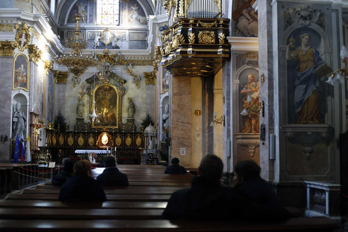Ob obletnici napada na škofa Vovka bo nadškof Stanislav Zore daroval mašo v ljubljanski stolnici. Foto: BoBo