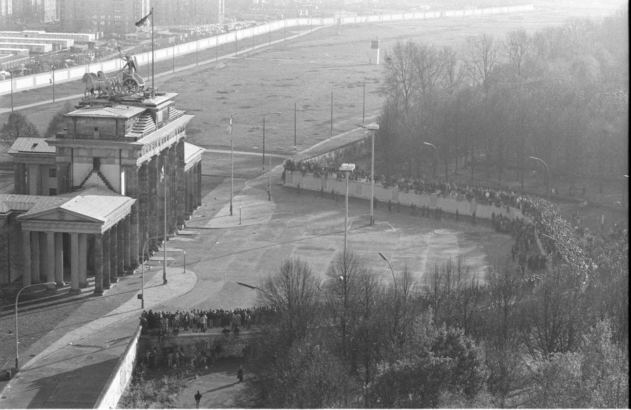 Berlin je bil z zidom razdeljen na dvoje od 13. avgusta 1961 do 9. novembra 1989. Foto: Edmund Kasperski/Stiftung Berliner Mauer ((Mauer-Fotos)