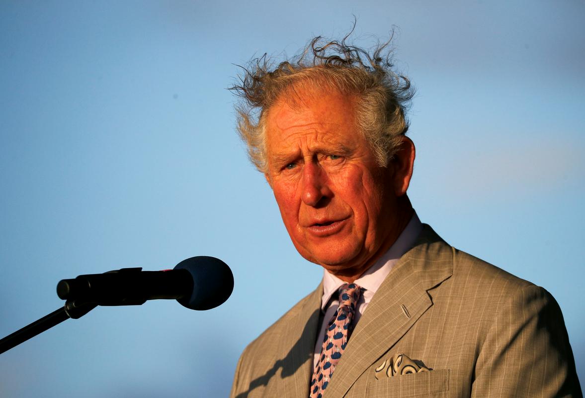 Princ Charles slovi tudi po svojih netaktnih izjavah, zato so se poznavalci dogajanja znotraj britanske kraljeve družine po intervjuju, ki sta ga Harry in Meghan dala Oprah, hitro poenotili v prepričanju, da je avtor spornih izjav o barvi kože otrok zakoncev Sussex, najverjetneje ravno on. Foto: Reuters