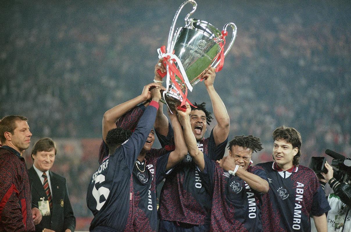 V 26 letih Lige prvakov sta zunaj lig velike peterice najprestižnejšo evropsko klubsko lovoriko osvojila le dva kluba. Ajax leta 1995 in Porto leta 2004. V zadnjih 10 letih starega Evropskega pokala so prvaki stare celine prišli iz osmih različnih držav, od tega štirje zunaj Top5: Crvena zvezda, PSV Eindhoven, Porto, Steaua Bukarešta. Foto: AP