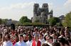 Požar v Notre-Dame bi lahko povzročil kratki stik