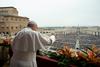Papež v tradicionalnem blagoslovu dejal, da moli za žrtve napadov v Šrilanki