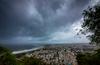 V Indiji v strahu pred ciklonom evakuirali 800.000 ljudi