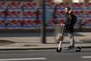 V Franciji prepovedali električne skiroje na pločnikih