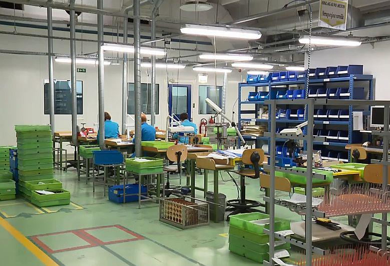 Proizvodnja v podjetju Safilo se bo po napovedih vodstva kmalu ustavila. Foto: Televizija Slovenija