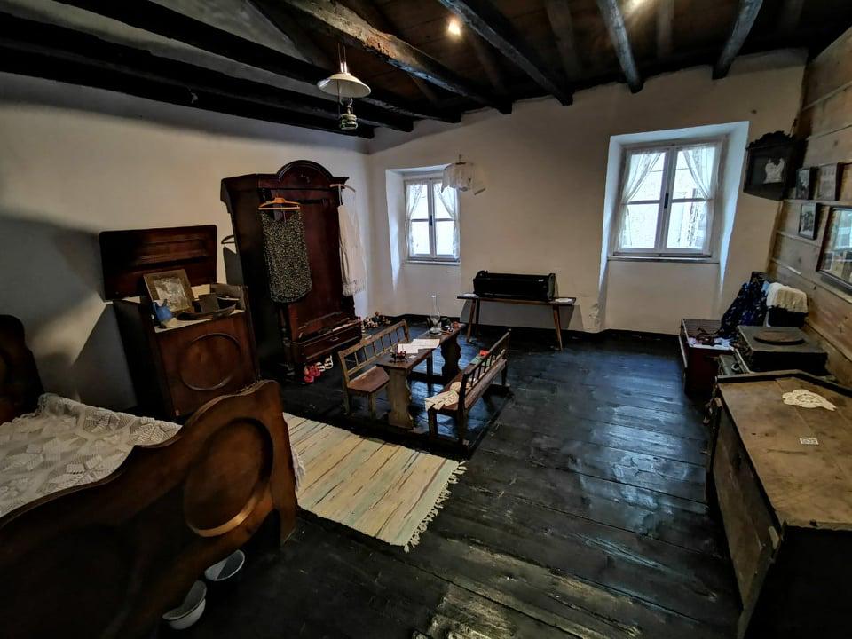 Muzej verbanske hiše v Vrbniku prikazuje pohištvo, posodo in ostale predmete, ki so jih uporabljali domačini na tem območju. Foto: MMC RTV SLO/Voljen Grbac