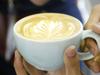 Študija: Celo 25 skodelic kave na dan srcu ne škodi