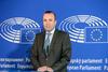 Weber ostaja vodja Ljudske stranke v Evropskem parlamentu  