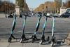 Pariz: Prva smrtna žrtev med vozniki električnih skirojev