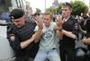 Med protestom v Moskvi aretiran opozicijski voditelj Navalni 