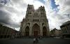 Notre-Dame: Najverjetnejši vzrok požara cigareta ali napaka na omrežju