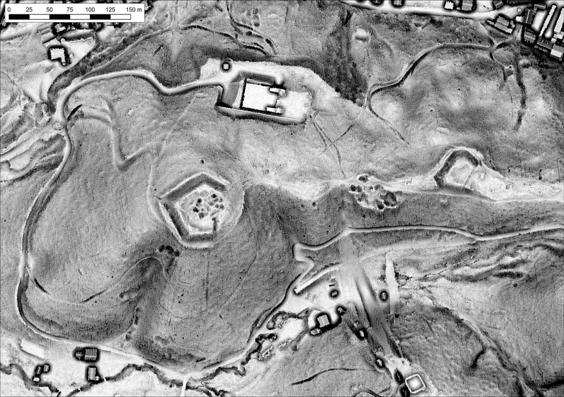 LiDar posnetek, ki jasno prikaže trikotno obliko artilerijskega gnezda pri Mostecu na Rožniku, ki je varoval ozemlje od Razorov do italijansko-nemške državne meje na Ježici. Foto: GIAM, Rok Ciglič/Arhiv projekta