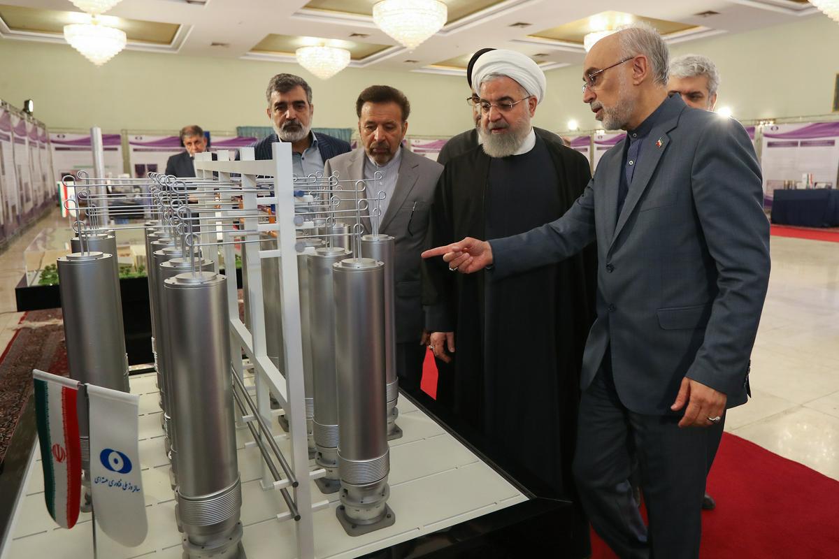 Iranske oblasti so že izvedle prvi dve stopnji kršitve jedrskega sporazuma. Foto: EPA