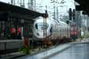  V Nemčiji moški pred vlak potisnil osemletnika