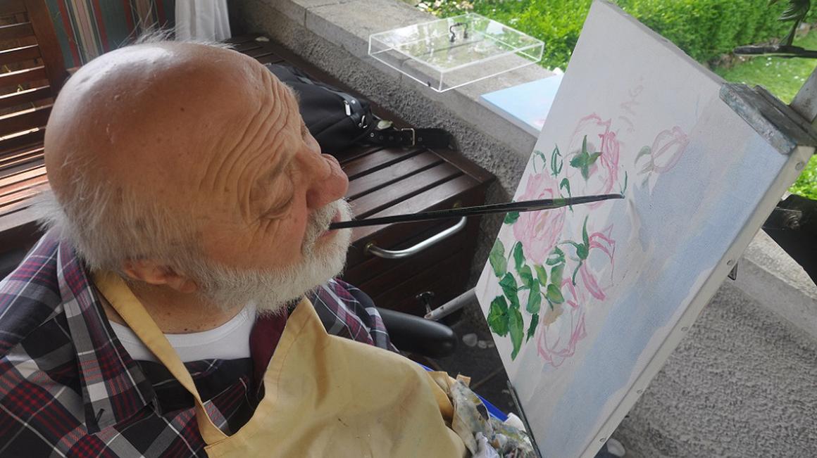 "Vse, kar se dogaja okrog slikarstva, je moje življenje," pravi Vojko Gašperut. Foto: Osebni arhiv