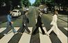 Legendarni Abbey Road spet na vrhu glasbenih lestvic