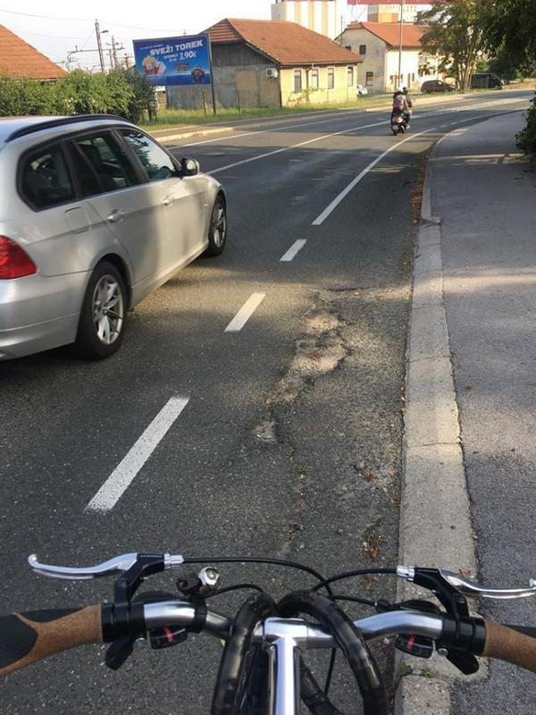 Luknjasta kolesarska steza na Šentiljski cesti. Foto: Mariborska kolesarska mreža - Spletni zemljevid -  Problemi kolesarjev in pešcev