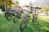 V Kranjski Gori začela rasti mreža električnih gorskih koles