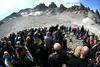 Pogrebci na 2.700 metrih položili spominski venec za izginulim ledenikom