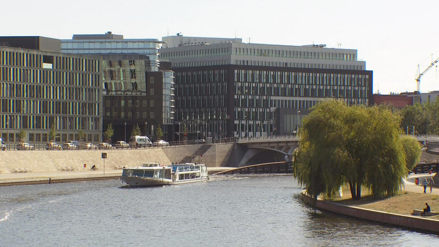 Berlin se je v zadnjih letih zelo podražil in najemnine so skočile v nebo, in sicer tudi zaradi nespametne privatizacije mnogo najemnih stanovanj, ki so bila prej last mesta. Foto: MMC RTV SLO