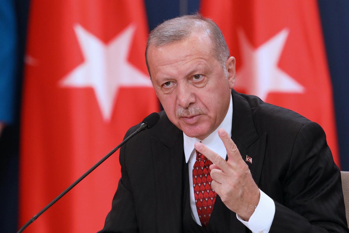 Turški predsednik Erdogan zahteva, da evropske države njegovega nezakonitega napada na sirsko ozemlje ne označujejo za invazijo. Foto: Reuters
