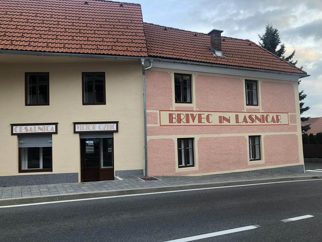 Sedanja podoba stavbe na Ljubljanski cesti 24 v Postojni. Foto: MMC RTV SLO