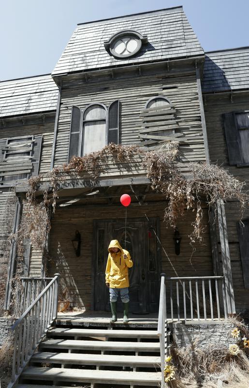 Izmišljena hiša, ustvarjena po vzoru vile iz Bangorja, je v Hollywoodu že na voljo kot hiša strahov. Foto: AP