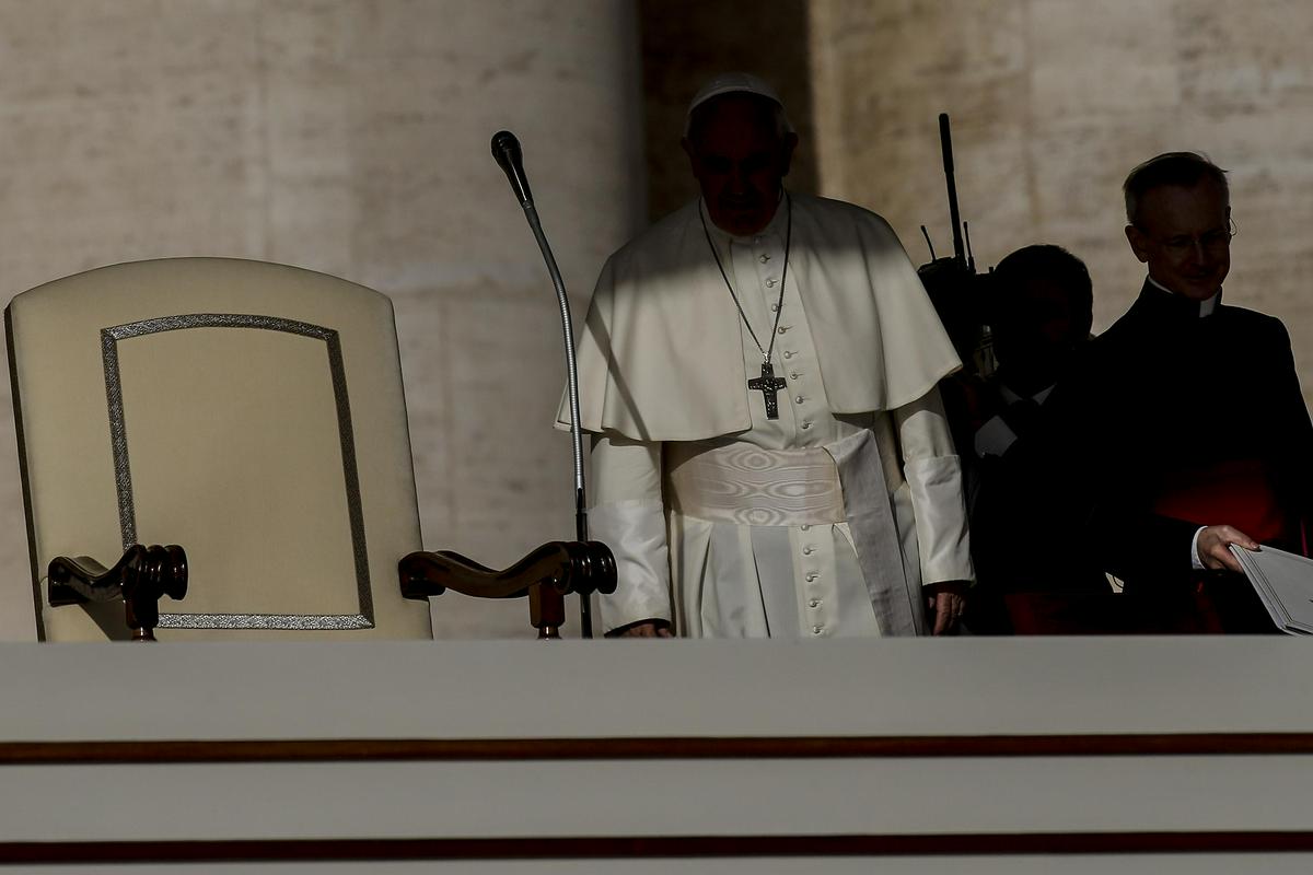 Vatikan nasprotuje predlogu zakona, ki bi ljudi ščitil pred žaljivkami in nasiljem. Foto: EPA