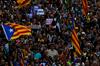 Barcelona: 350.000 ljudi na mirnem shodu za obsojene voditelje