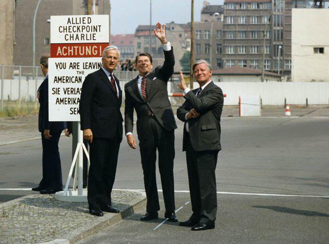 Zadnji generalni sekretar vzhodnonemške partije oziroma stranke SED Egon Krenz se v svoji najnovejši knjigi Mi in Rusi sprašuje, zakaj so nekateri zahodnonemški politiki lagali o dogodkih jeseni 1989; med njimi tudi nekdanji nemški predsednik Richard von Weizsäcker. Foto: Wikipedia