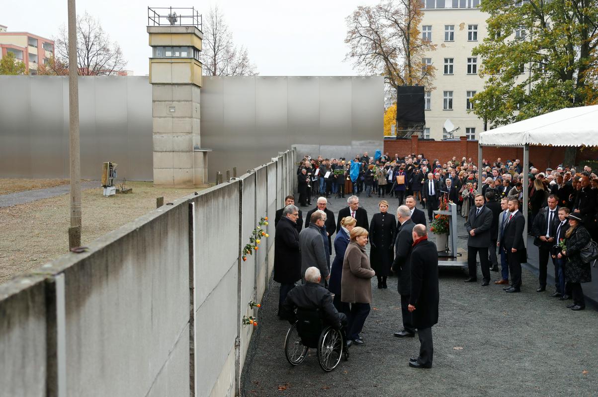 Med letoma 1961 in 1989 je pri poskusu prečkanja zidu umrlo najmanj 136 ljudi. Foto: Reuters