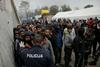 Policija ne more nadzirati nezakonitih migracij na meji s Srbijo