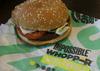 Vegan toži Burger King, ker so burger pekli na istem žaru kot meso