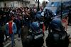 Stavko v Franciji zaznamoval tudi množični protest