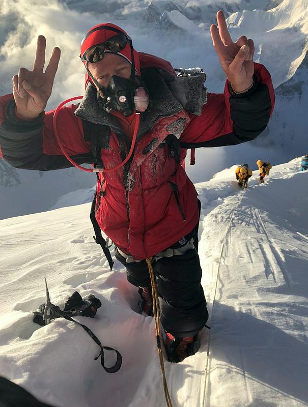 Tomaž Rotar lani julija na vrhu K2. Foto: Tomaž Rotar