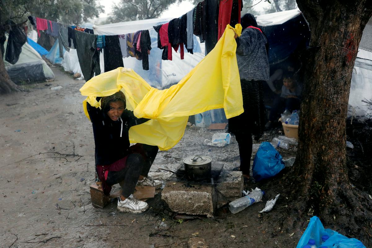 V prenatrpanem centru na Lezbosu živi 19.000 ljudi. Foto: Reuters