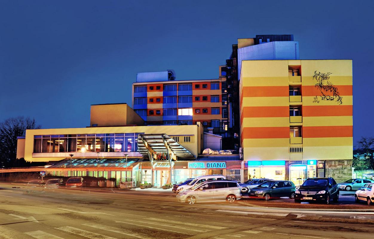Hotel Diana stoji v središču Murske Sobote, ima 150 postelj in zaposluje približno 50 ljudi. Foto: Facebook Hotel Diana