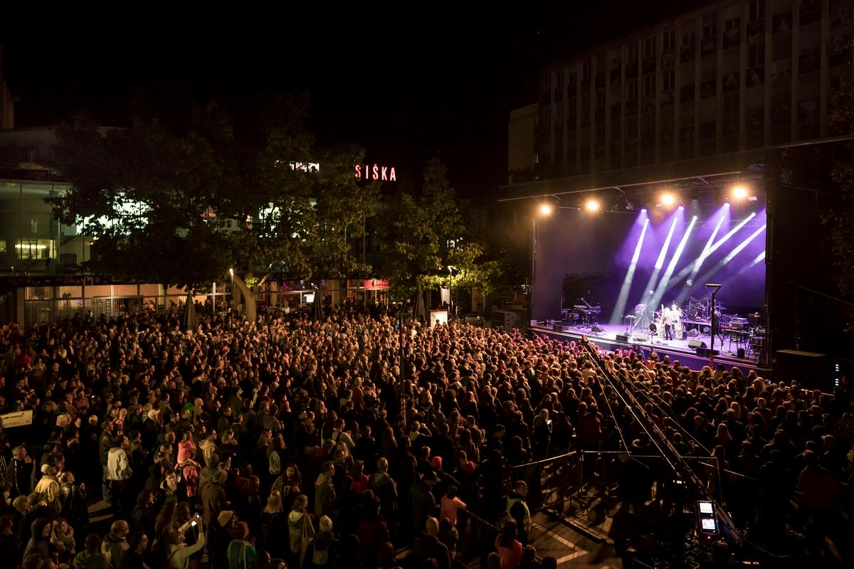 Koncertni odri so zaradi ukrepov za zajezitev novega koronavirusa ugasnili. Foto: Kino Šiška/Aleš Rosa