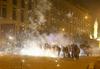 Bejrut: V spopadih protestnikov in policije poškodovanih 377 ljudi
