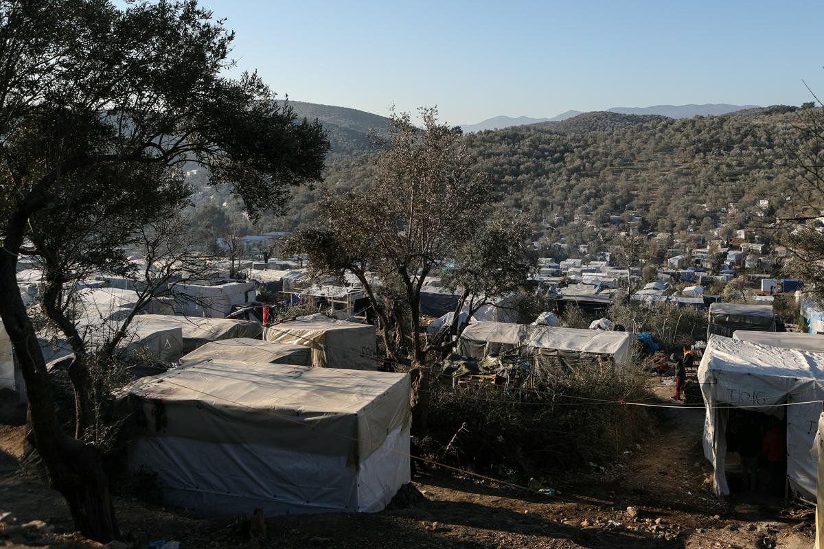 Na tisoče prebežnikov že leta živi v obupnih razmerah na grških otokih. Foto: Reuters